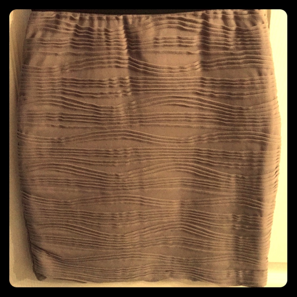 Forever 21 tan skirt 😍